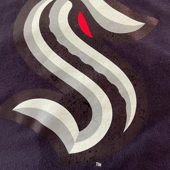 Seattle Kraken Fanatics Women's Primary Logo Team V-Neck T-Shirt - Deep Sea Blue - Picture 2 of 6